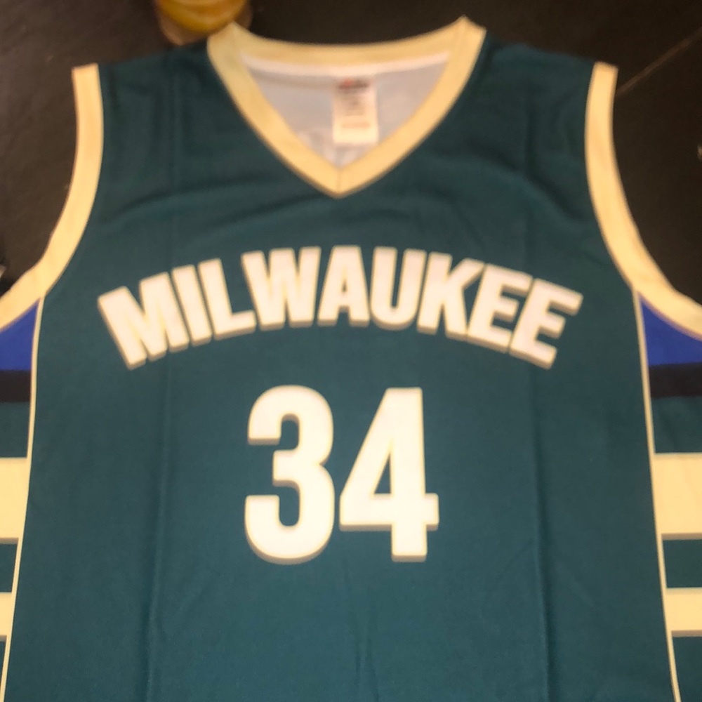 Giannis Antetokounmpo Basic Milwaukee Green jersey